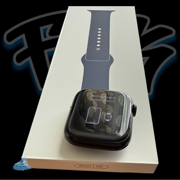 Preowned Apple Watch Series 8, 45 mm includes original box, one new strap - Picture 4 of 8